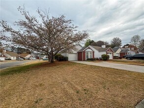 Building Photo - 2711 Highland Ridge NW