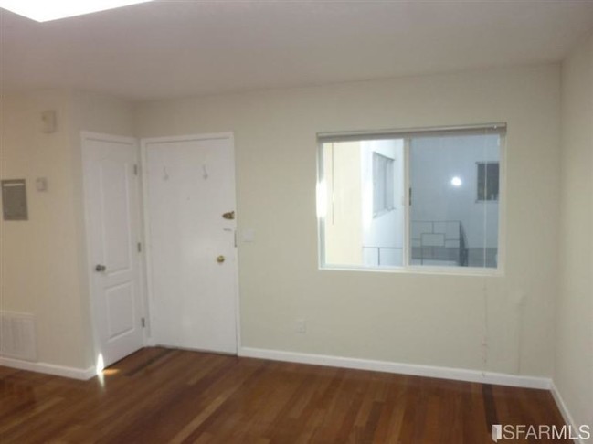 Foto del edificio - 2144 Grove St