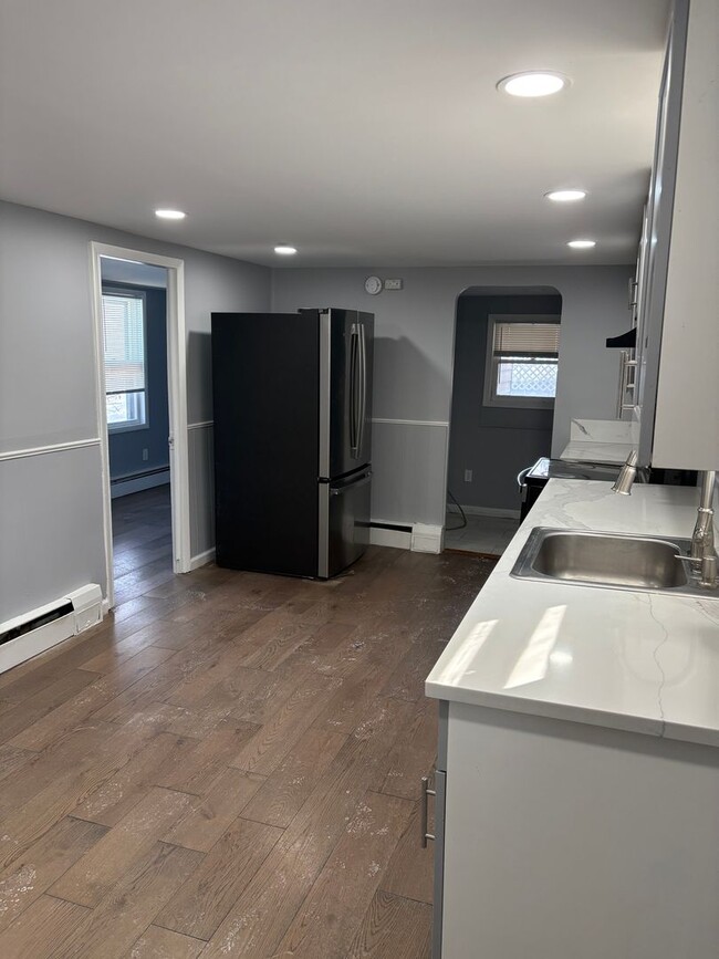 Building Photo - 1326 8th Ave