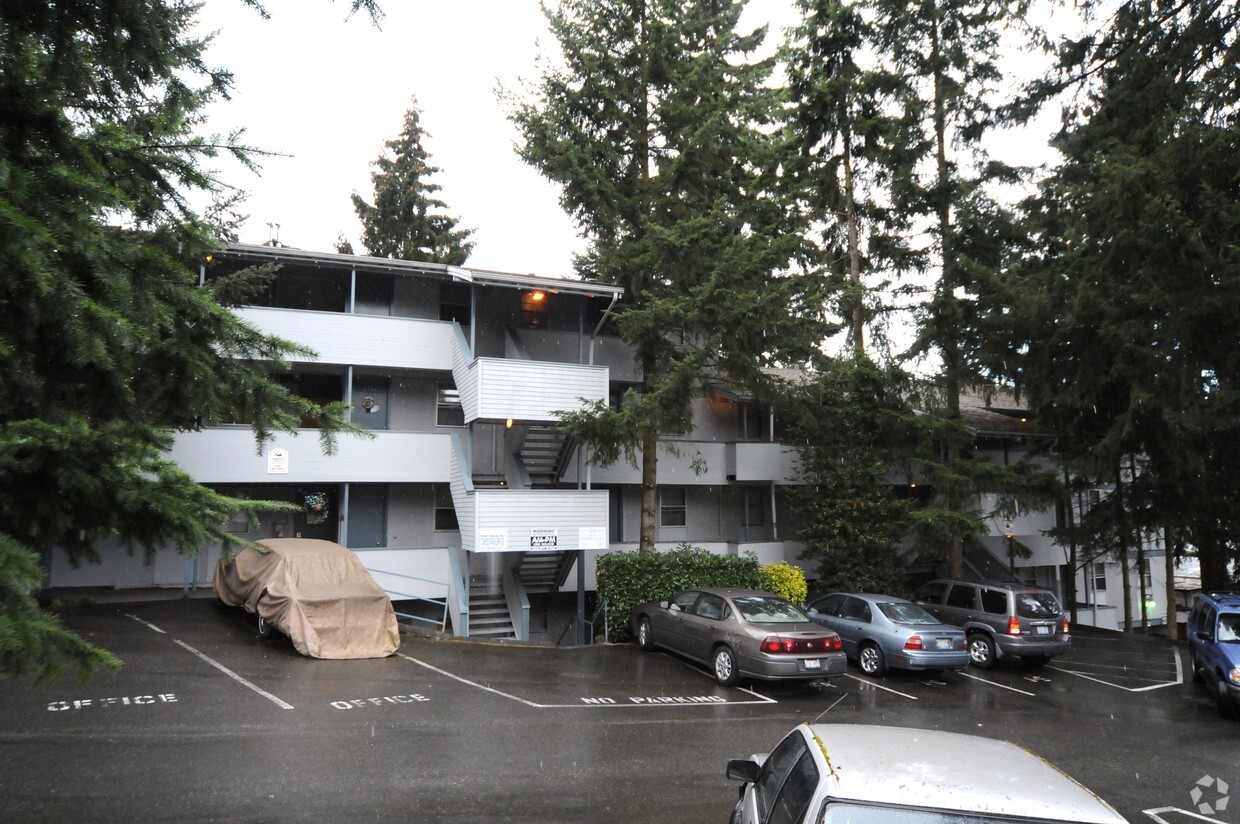 Primary Photo - Linden II Apartments