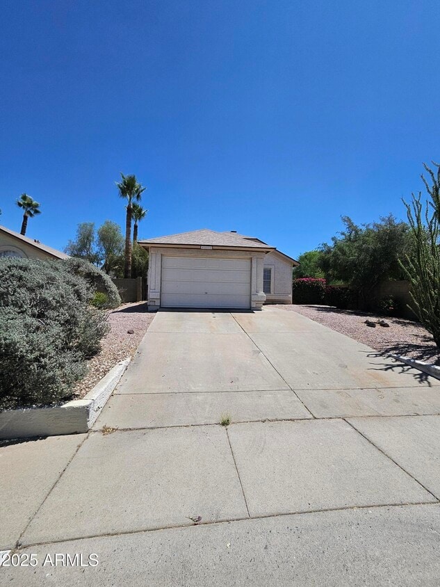 Primary Photo - 3040 E Bluefield Ave