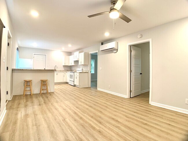 Building Photo - 1624 Golf Club Ln
