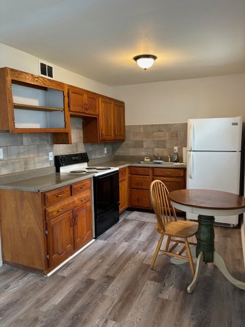 Foto del edificio - 6006 E 152nd St