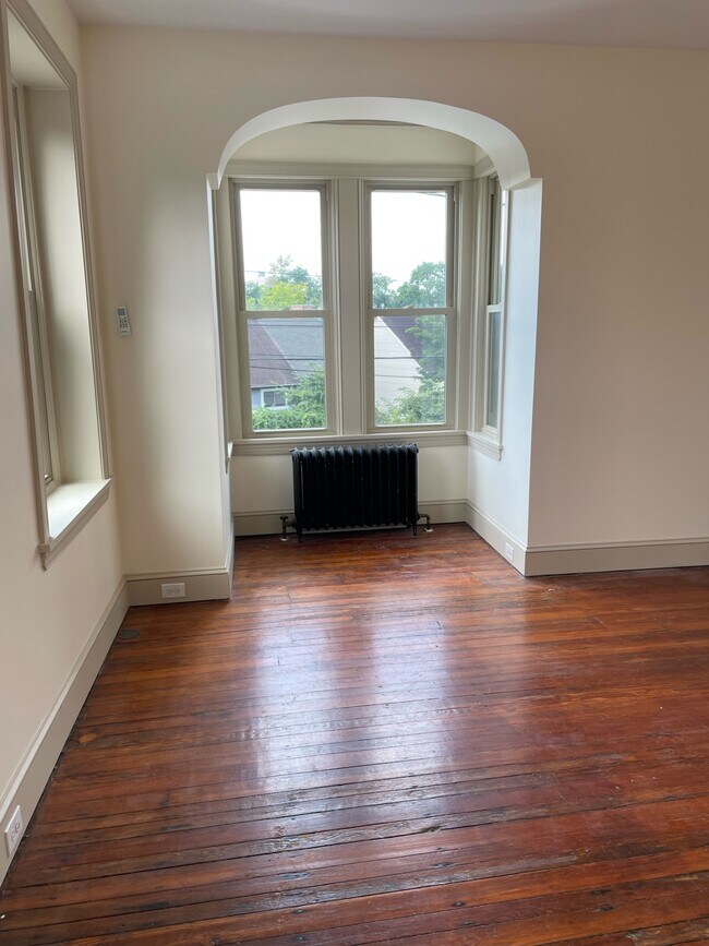 Foto del edificio - 3549 Sunnyside Ave