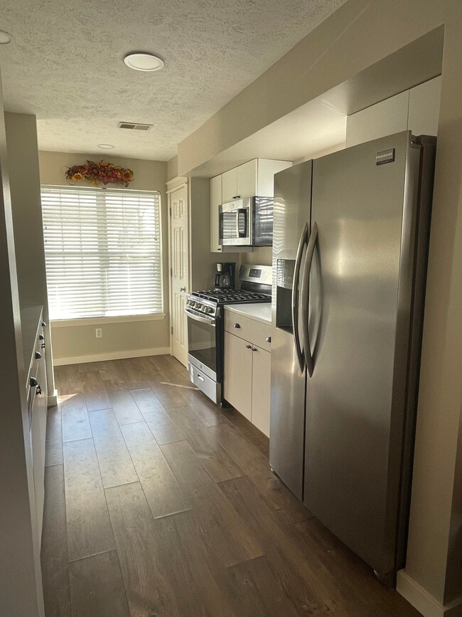 Kitchen - 7014 S Cannon Place Dr