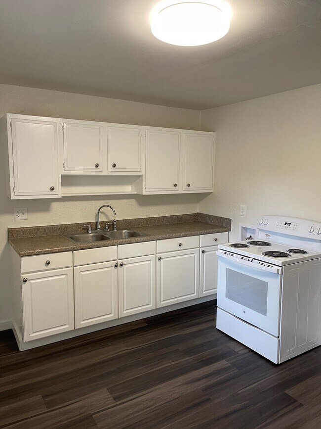 Kitchen - 4336 Ogburn Ave
