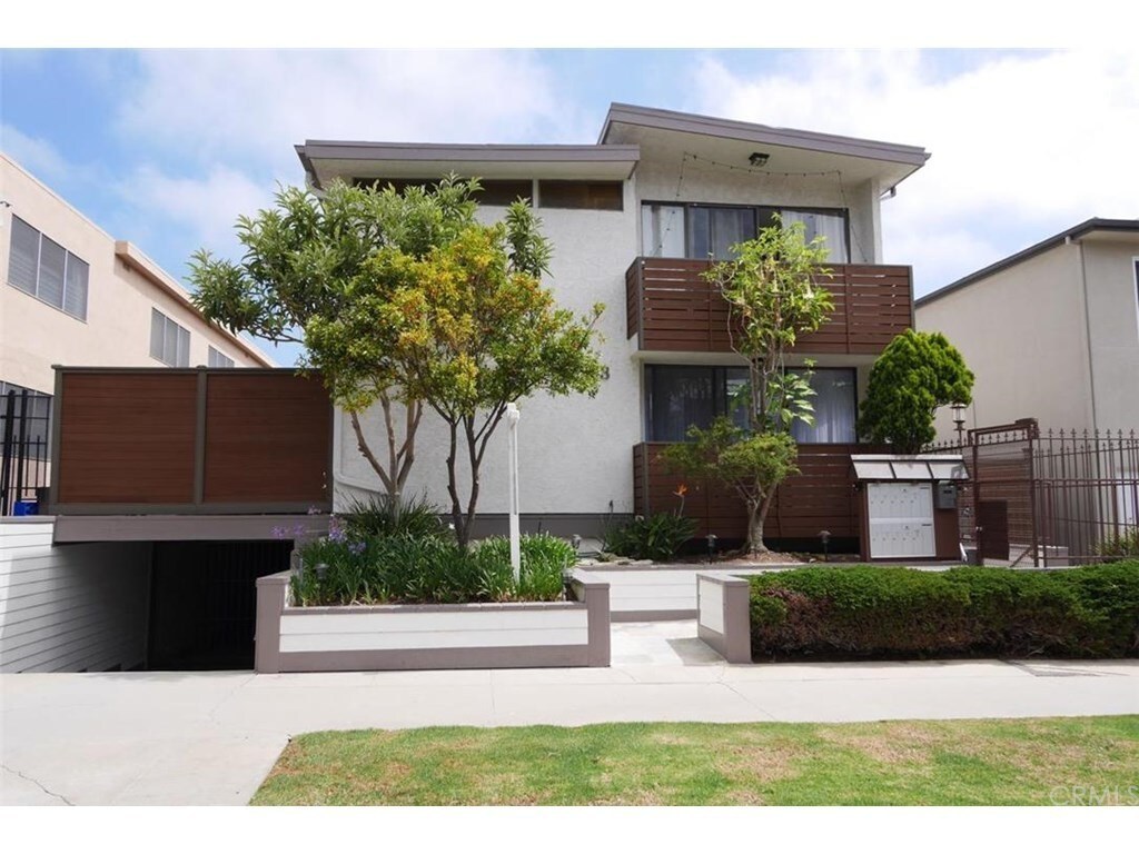 Conduzca hasta atractivo (condominio es 2nd piso aquí) - 1043 12th St