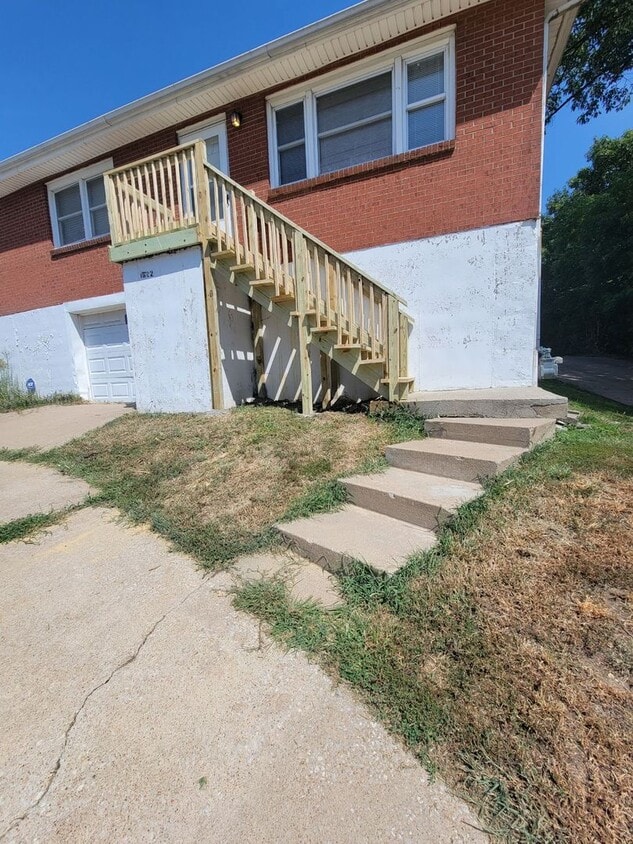 Primary Photo - 1622 - 1624 Bristol Avenue