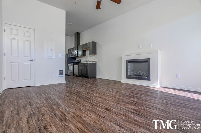 Interior Photo - Broadway Apartments