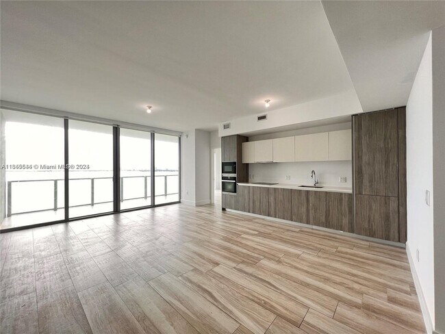 Foto del edificio - 2900 NE 7th Ave