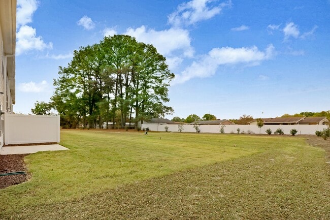 Building Photo - 156 Seymour Vlg Dr