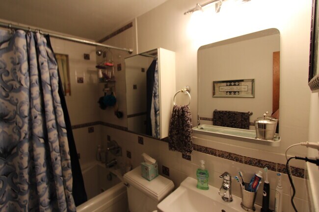 Baño - 3441 Brighton Rd