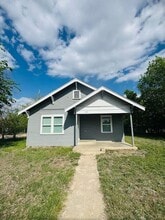 Building Photo - 100 N Brazos St