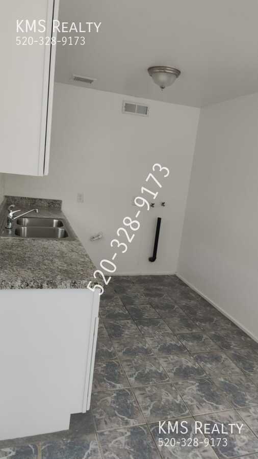 Foto del edificio - 5126 E Bellevue St