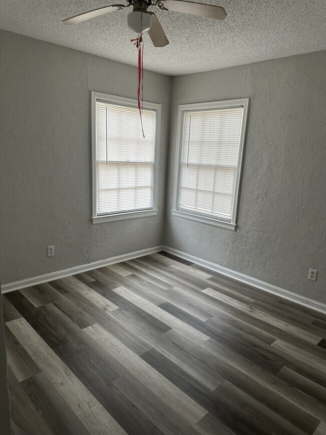 Foto del edificio - 511 N B St