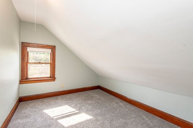 Foto del edificio - 4 Bedroom Single Family