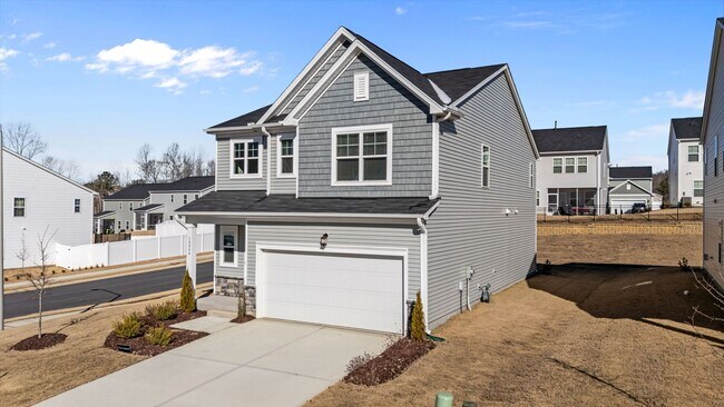 Foto del edificio - Beautiful 2-Story 4 Bedroom, 3 Bath Home in Angier — Just 30 Minutes from Downtown Raleigh