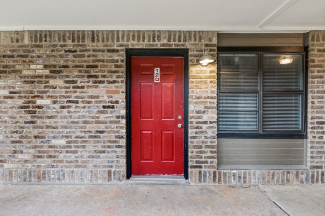 Building Photo - 1226 Baylor Ave