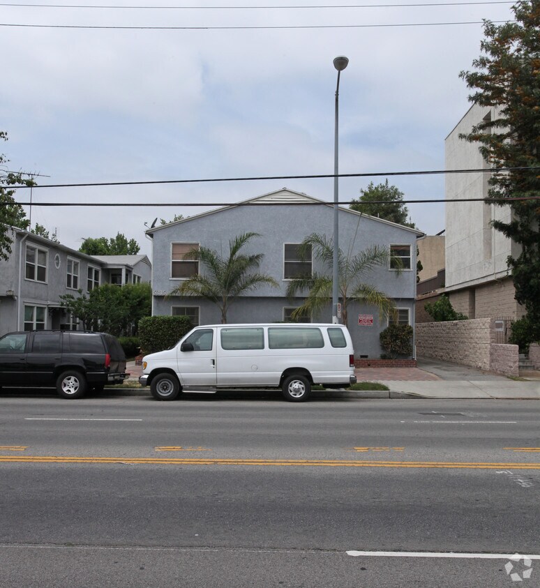 Building Photo - 5335 Whitsett Ave