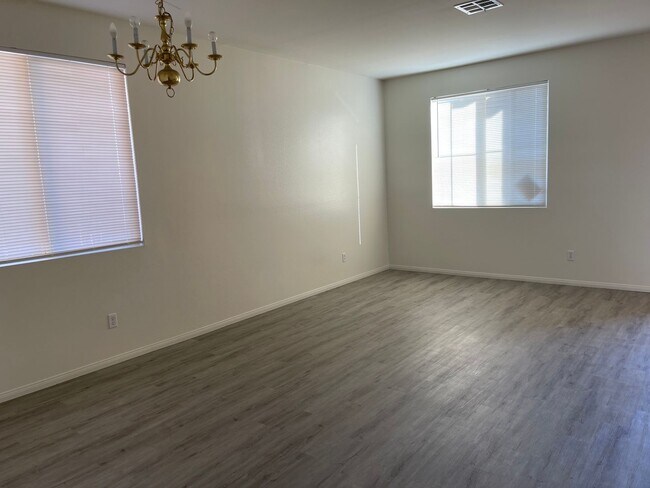 Foto del edificio - 14190 Blackstone St