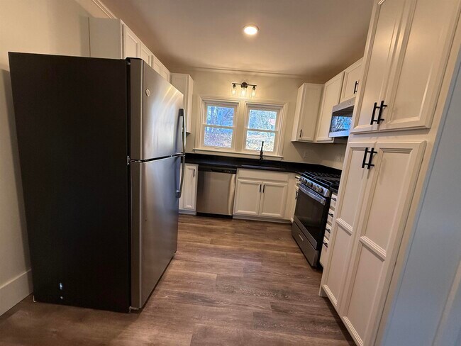 Foto del edificio - 42 Woodland Ave