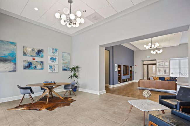 Building Photo - 301 W Franklin St