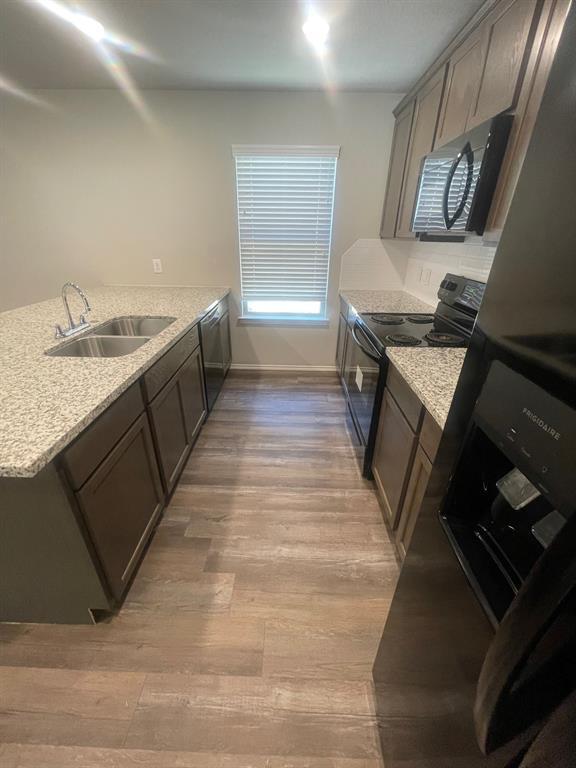 Foto del edificio - 9199 Inwood-