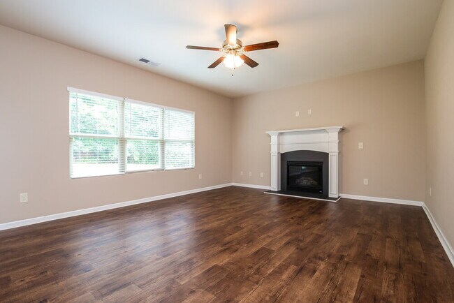 Foto del edificio - 251 Chandler Bluff Ct SE