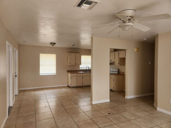 Building Photo - 14055 Caribbean Blvd