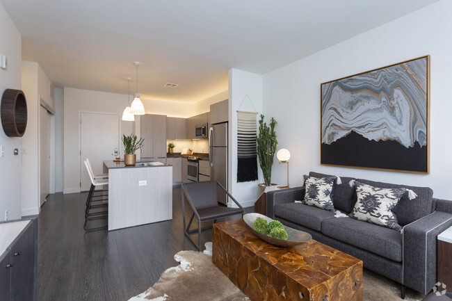 1BR, 1BA - 632 SF - Woodside Village North