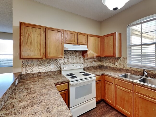 Building Photo - 427 Ryans Ridge Avenue