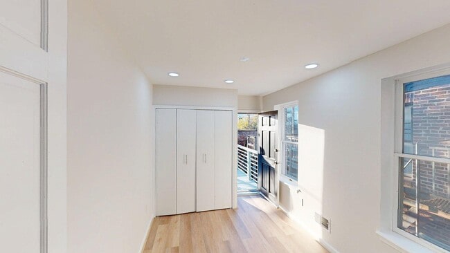 Foto del edificio - 1138 S Hanover St