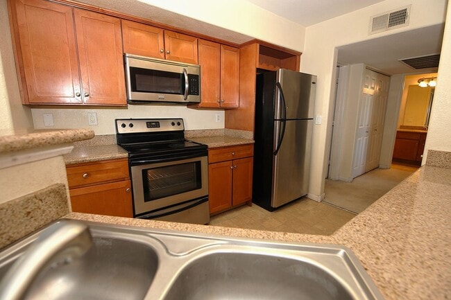 Building Photo - COZY 2BR 2BA UNIT IN BORGATA CONDOMINIUMS ...