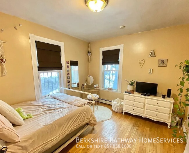 Building Photo - 6 Eldora St