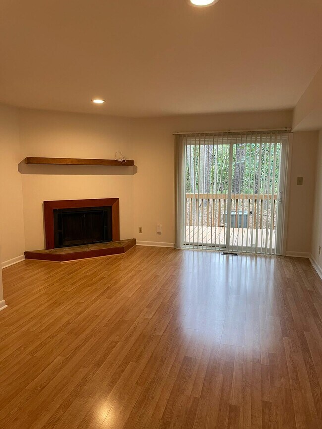 Building Photo - 128 Beechwood Drive