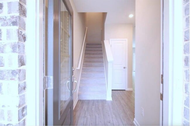 Foto del edificio - 6148 Lanier Harbor Lndg