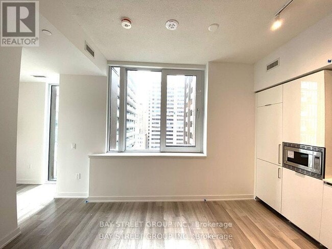 Photo du bâtiment - 238-1238 Simcoe St