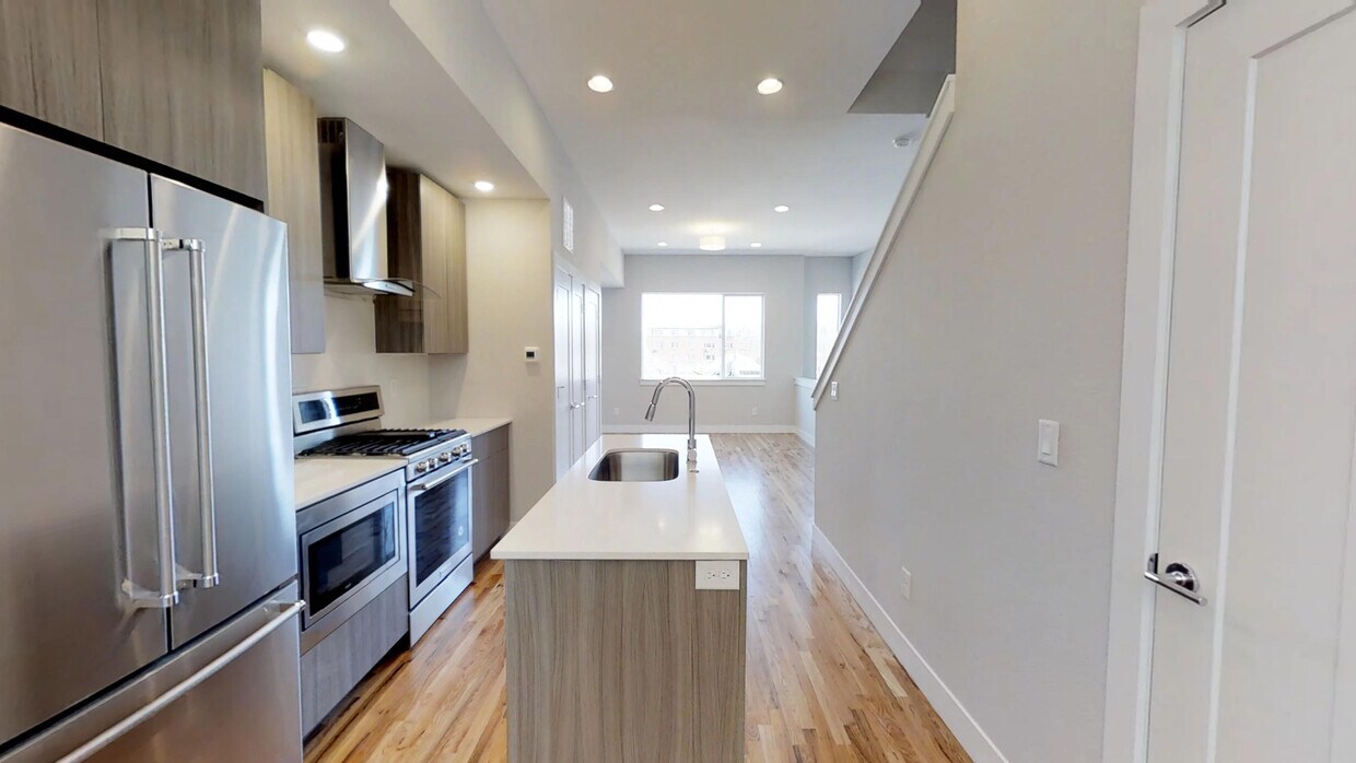Primary Photo - 2960 W 28th Ave