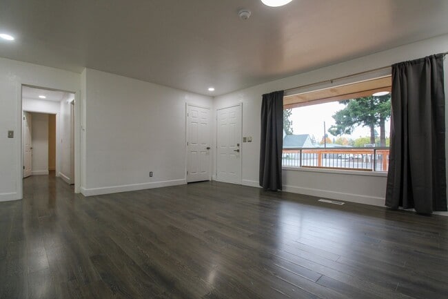 Foto del edificio - 1170 Clearview Ave NE