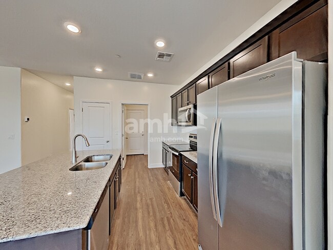 Building Photo - 12514 N 60th Ave