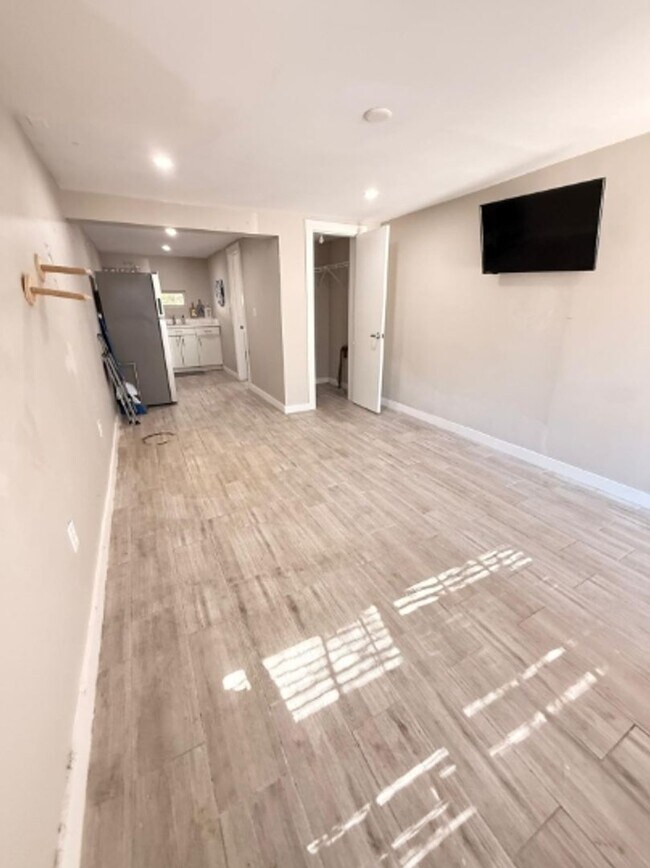 Foto del edificio - 1151 - 1159 NE 18 STREET #1-5