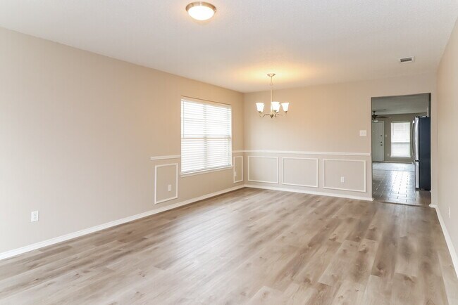 Foto del edificio - 8128 Twin Oaks Trail