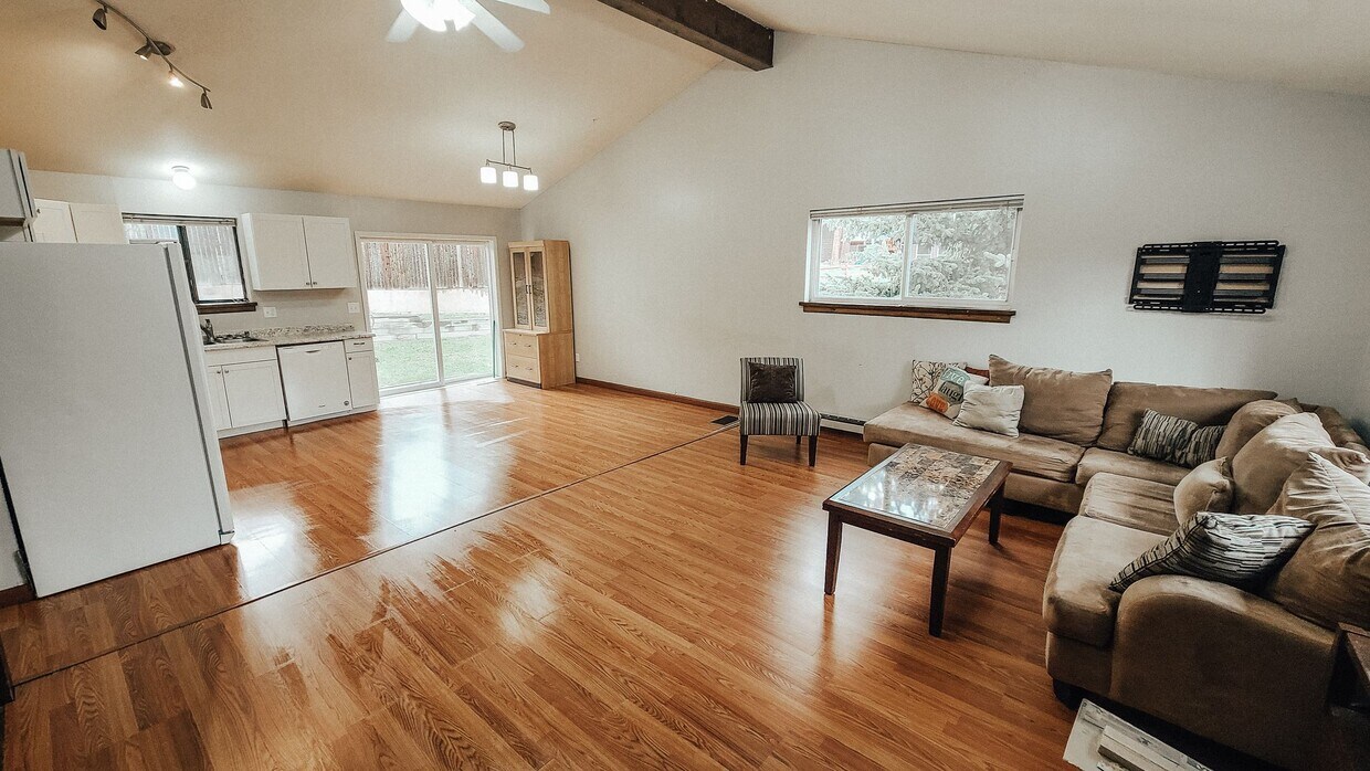 77 Loafers Ln Unit 1, Woodland Park, CO 80863 Apartments in Woodland