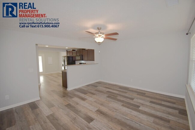 Building Photo - Adorable end unit 2BR/2.5BA townhome by MT...