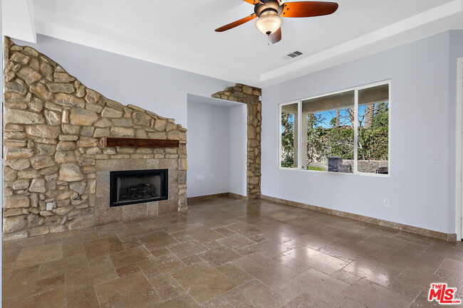 Building Photo - 80290 Paseo De Norte