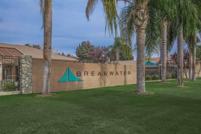 breakwater-apartments-bakersfield-ca-apartments