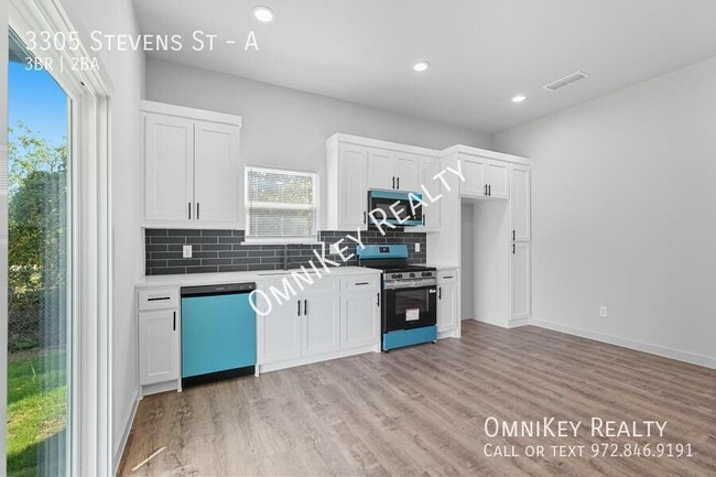 Building Photo - 3305 Stevens St