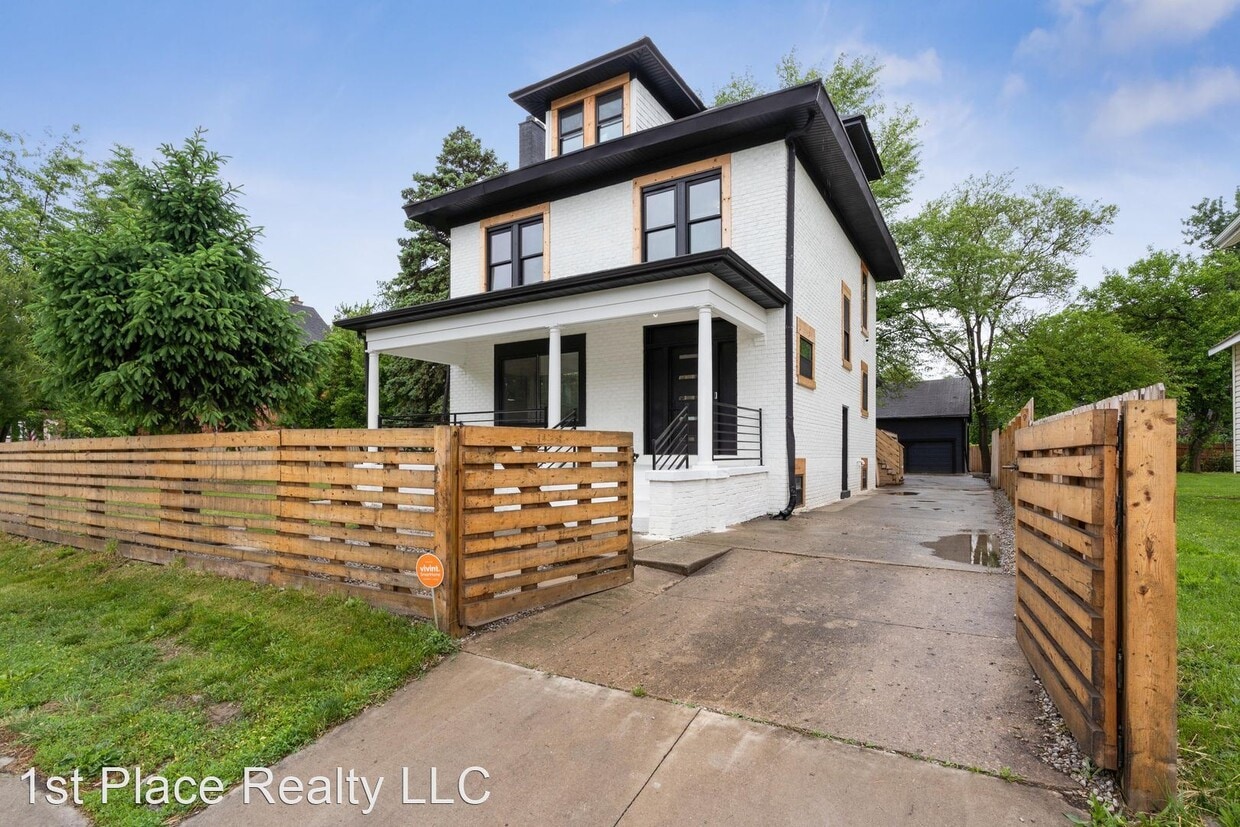 Primary Photo - 5 br, 4.5 bath House - 1465 Lockbourne Rd