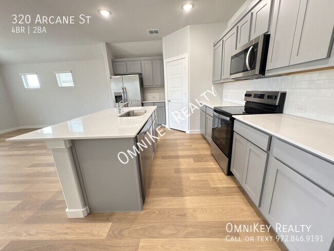 Building Photo - 320 Arcane St