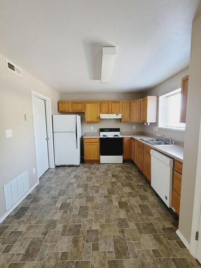 Foto del edificio - Cozy 2-Bedroom Upper-Level Home in Brookwo...